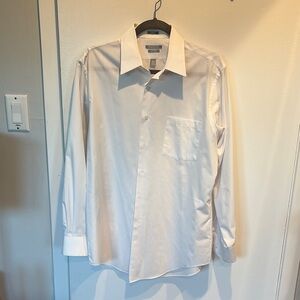 Men’s van Heusen white dress shirt